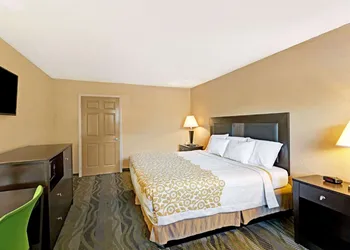 Days Inn by Wyndham Cherokee Near Casino hotel thumbnail 8