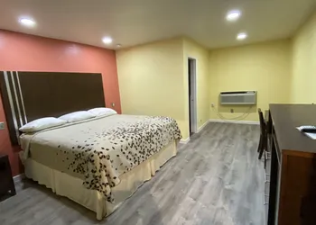 Budget Inn hotel thumbnail 6