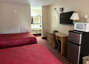 Economy Inn hotel thumbnail 4