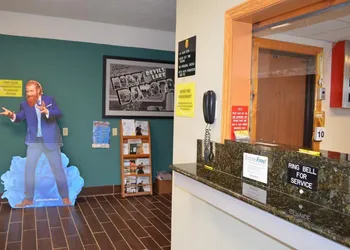 Super 8 by Wyndham Devils Lake hotel thumbnail 2