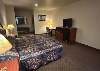 HiWay Inn Express Kiowa Hwy 69 hotel thumbnail 8