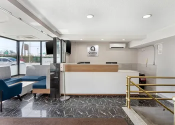 Quality Inn JFK Airport Rockaway Blvd hotel thumbnail 2
