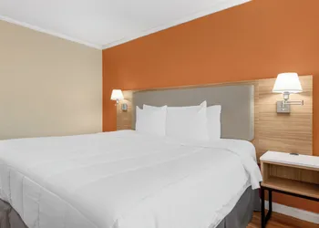 Quality Inn JFK Airport Rockaway Blvd hotel thumbnail 6