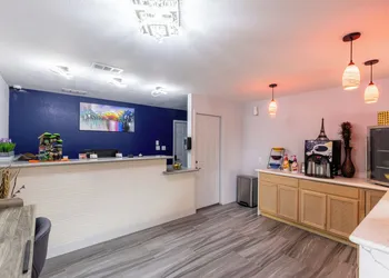 Freer Executive Inn and Studios hotel thumbnail 2