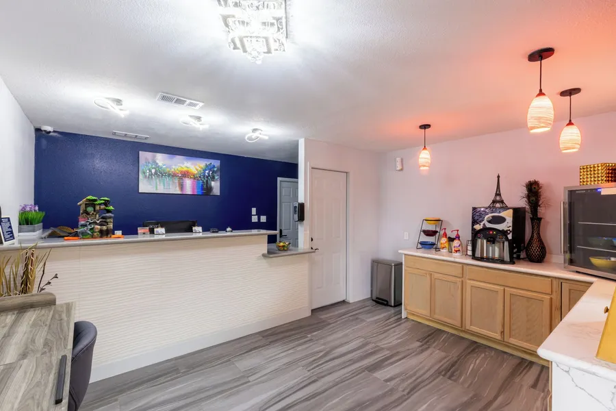 Freer Executive Inn and Studios hotel detail image 2