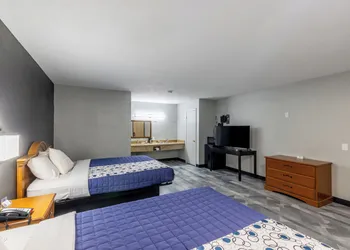 Freer Executive Inn and Studios hotel thumbnail 5