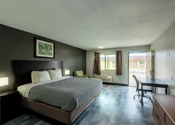 Freer Executive Inn and Studios hotel thumbnail 7