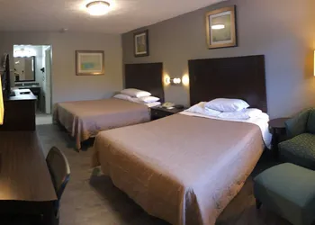 Deerfield Inn & Suites hotel thumbnail 5