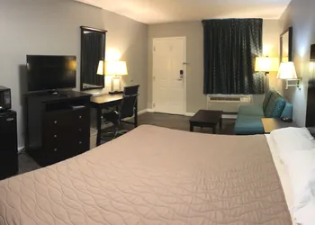 Deerfield Inn & Suites hotel thumbnail 8