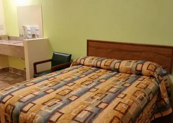 Relax Inn Motel hotel thumbnail 5