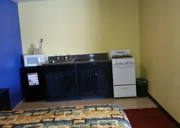 Relax Inn Motel hotel thumbnail 6