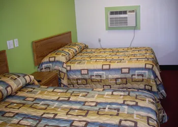 Relax Inn Motel hotel thumbnail 8
