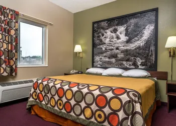 Super 8 by Wyndham Beresford hotel thumbnail 6