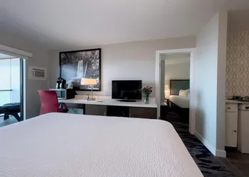 The Oceanside, a Coast Hotel hotel thumbnail 7