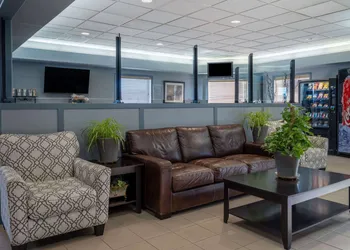 Super 8 by Wyndham Edmonton International Airport hotel thumbnail 3