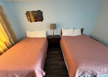 Y5 Motel hotel thumbnail 6