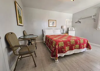 motel St Hilaire hotel thumbnail 3