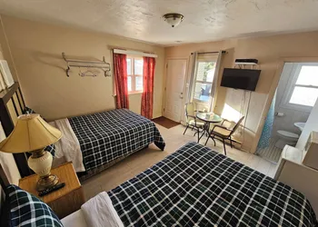 motel St Hilaire hotel thumbnail 5