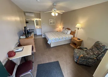 La Roma Motel hotel thumbnail 2