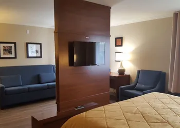 Comfort Inn hotel thumbnail 7