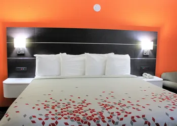 Travel Inn hotel thumbnail 6