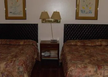 Virden Motel hotel thumbnail 2