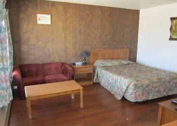 Virden Motel hotel thumbnail 5