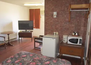 Virden Motel hotel thumbnail 8