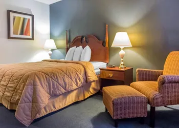 Econo Lodge hotel thumbnail 6