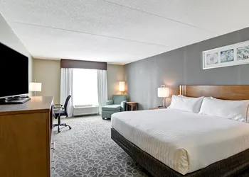 Holiday Inn Express & Suites Oshawa Downtown - Toronto Area by IHG hotel thumbnail 5