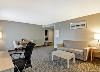 Holiday Inn Express & Suites Oshawa Downtown - Toronto Area by IHG hotel thumbnail 6