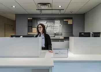Holiday Inn Express Hotel Saint - Hyacinthe by IHG hotel thumbnail 2