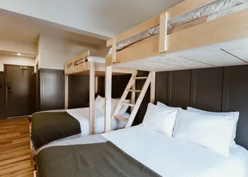 The Flying Steamshovel Inn hotel thumbnail 5