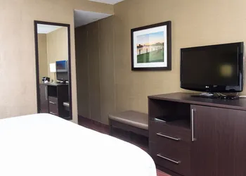 Days Inn by Wyndham Ottawa hotel thumbnail 5