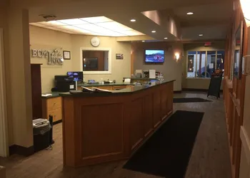 BCMInns Peace River hotel thumbnail 2