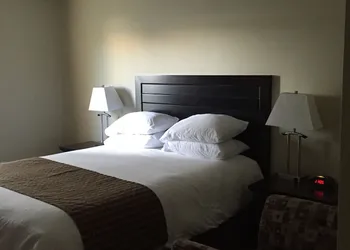 Econo Lodge hotel thumbnail 3