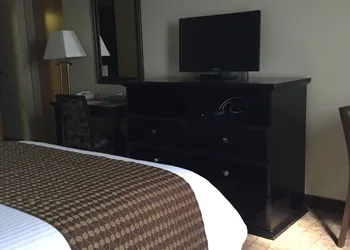 Econo Lodge hotel thumbnail 6