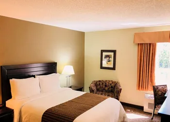 Econo Lodge hotel thumbnail 8