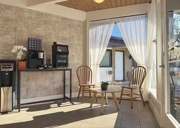 Departure Bay Motel hotel thumbnail 3