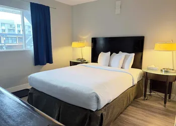 Departure Bay Motel hotel thumbnail 6