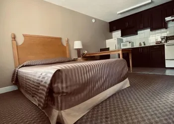 Twin Creeks Motel hotel thumbnail 3