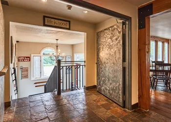 3 Pines Lodge Muskoka hotel thumbnail 2