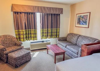 Super 8 by Wyndham High River AB hotel thumbnail 7