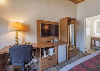 Ramada by Wyndham 1000 Islands/Gananoque hotel thumbnail 7