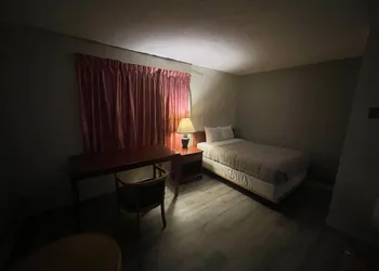 Uptown Motel hotel thumbnail 4