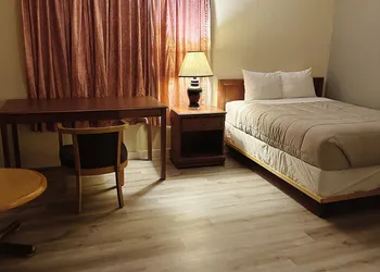 Uptown Motel hotel thumbnail 7