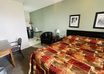 Travellers Motel hotel thumbnail 3