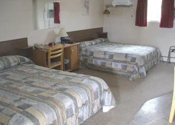 Travellers Motel hotel thumbnail 7