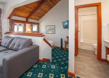 Painter's Lodge hotel thumbnail 6