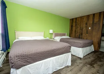 Camrose Motel hotel thumbnail 4